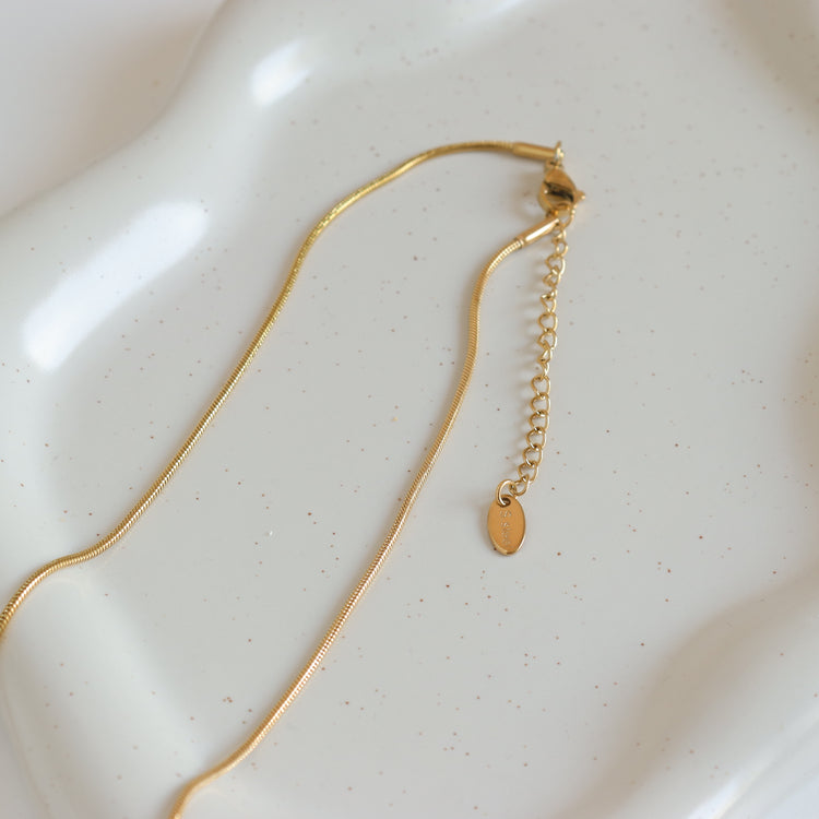 KNOT GOLD NECKLACE