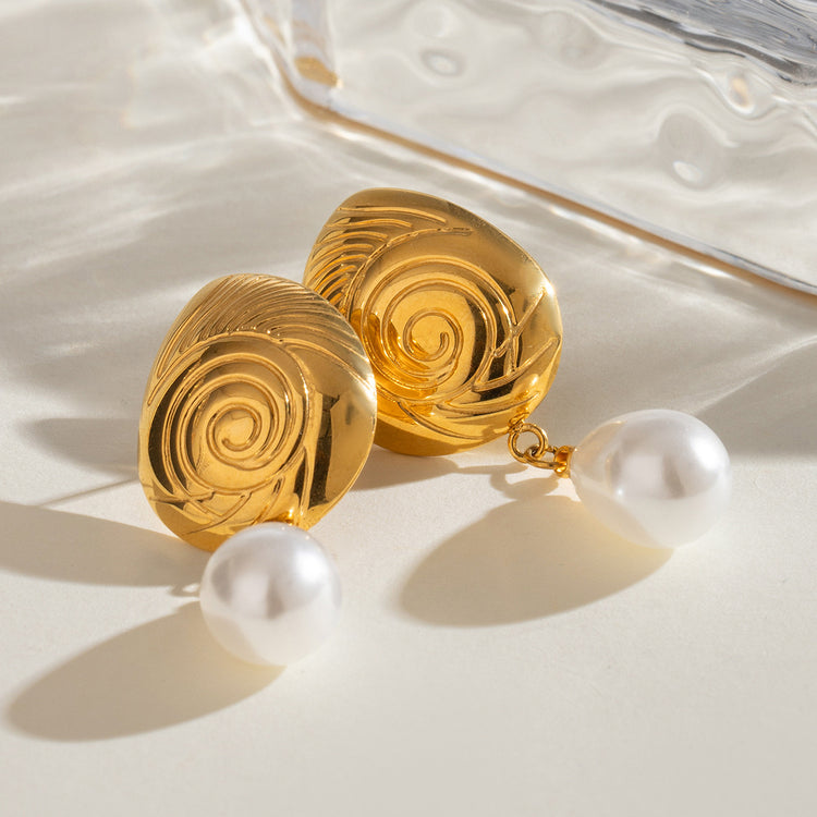 VINTAGE PEARL EARRINGS
