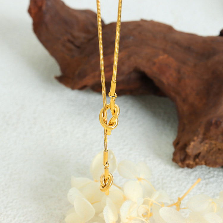 KNOT GOLD NECKLACE