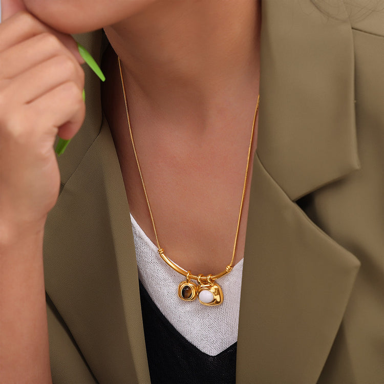 VINTAGE PENDANTS NECKLACE