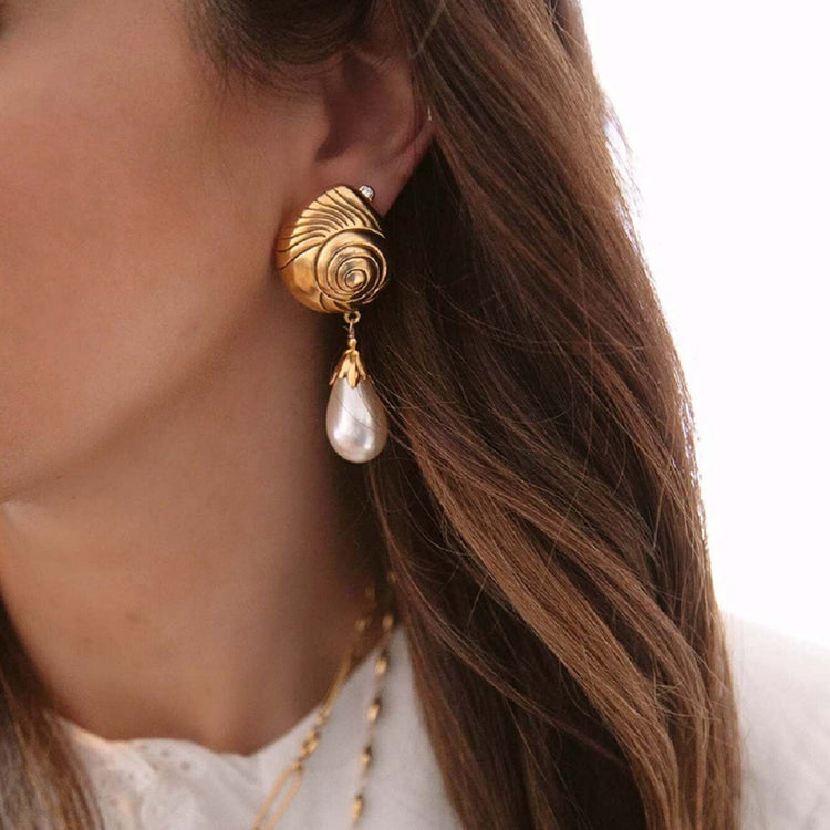 VINTAGE PEARL EARRINGS