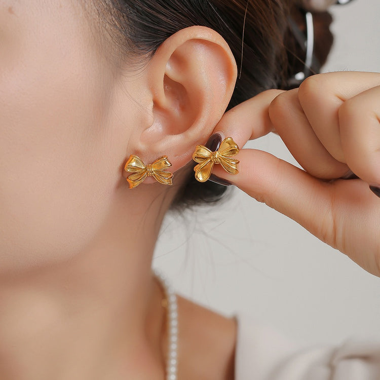 BOW GOLD NECKLACE