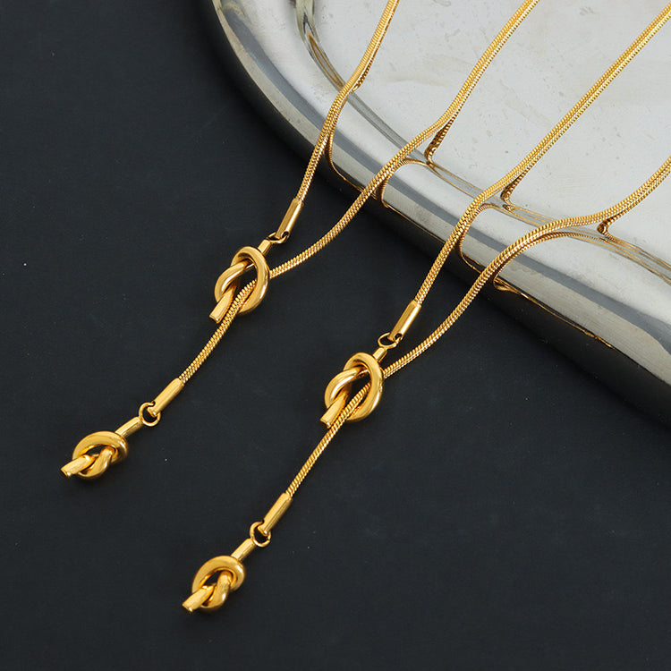 KNOT GOLD NECKLACE