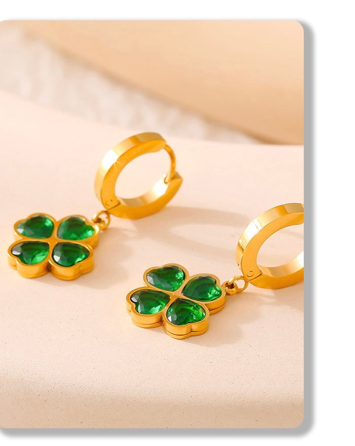 EMERALD CLOVER NECKLACE