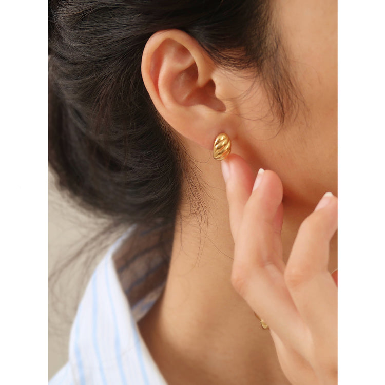 TWIST GOLD EARRINGS