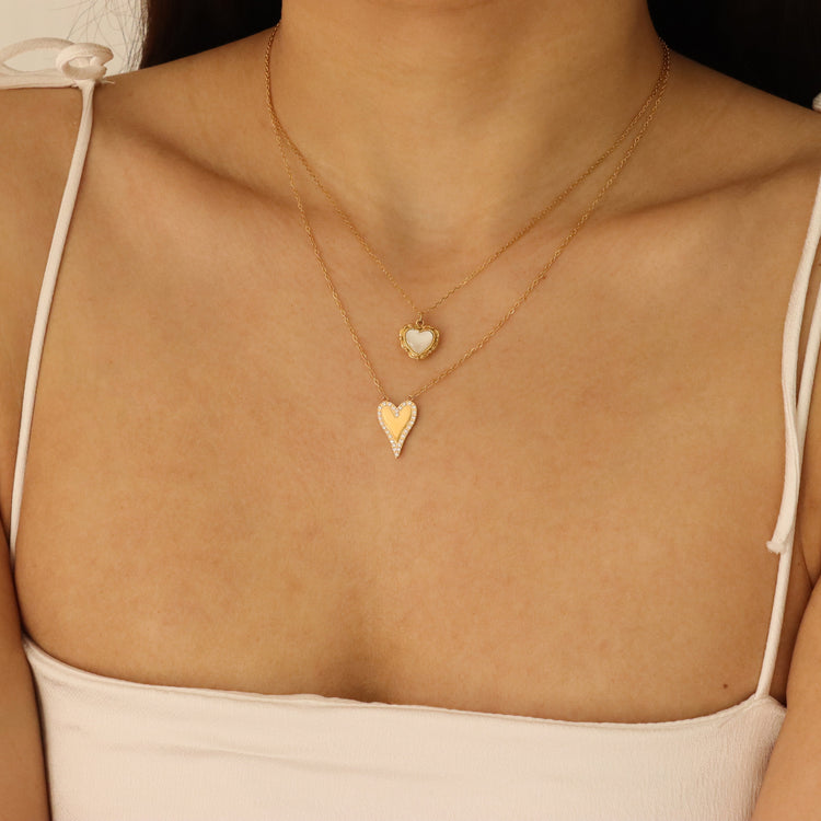 WHITE STONE NECKLACE