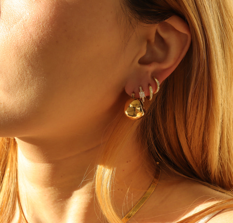 MINIMALISM GOLD EARRINGS