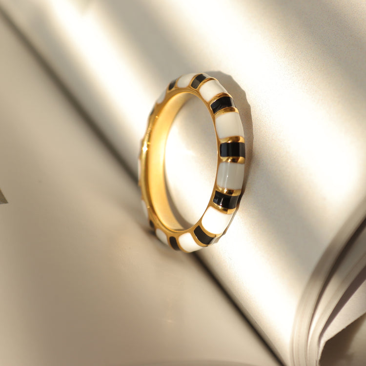 DAY & NIGHT LOVE RING