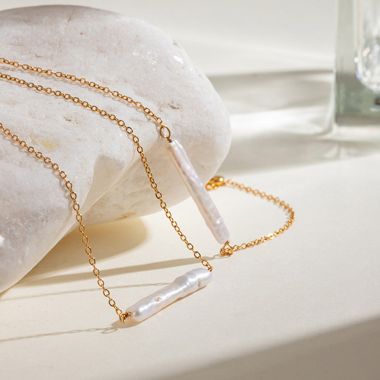 PEARL PENDANT NECKLACE