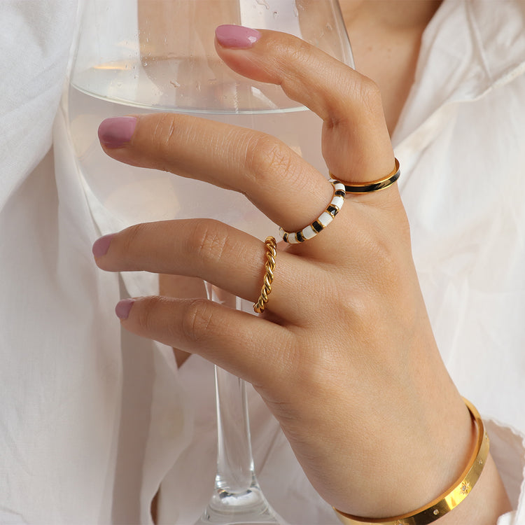 DAY & NIGHT LOVE RING
