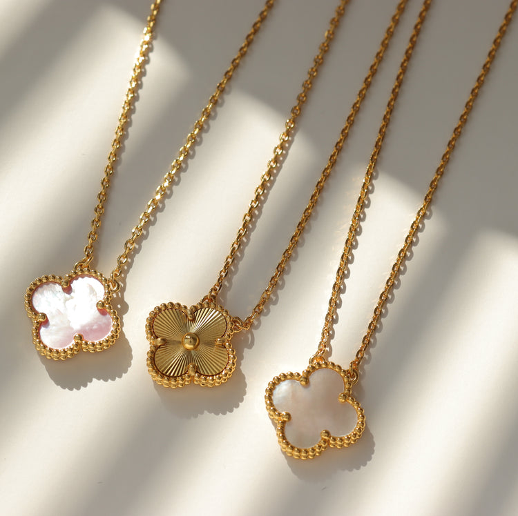 ESSENTIAL FLOWER NECKLACE