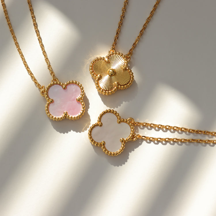 ESSENTIAL FLOWER NECKLACE