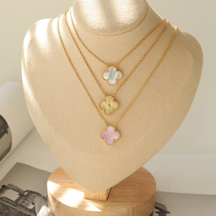 ESSENTIAL FLOWER NECKLACE