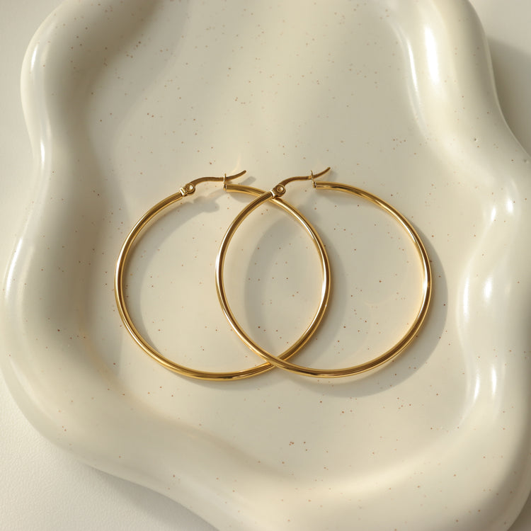 ESSENTIAL HOOP EARRINGS