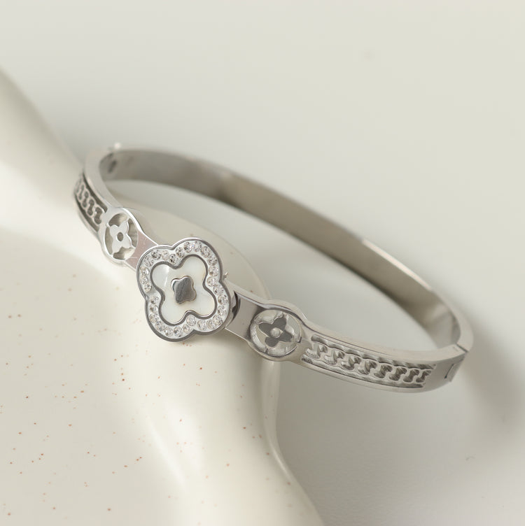SILVER FLOWER BANGLE