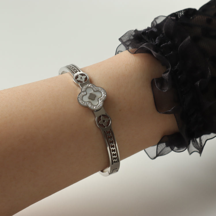 SILVER FLOWER BANGLE
