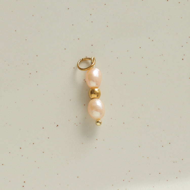 LONG PINK PEARL CHARM