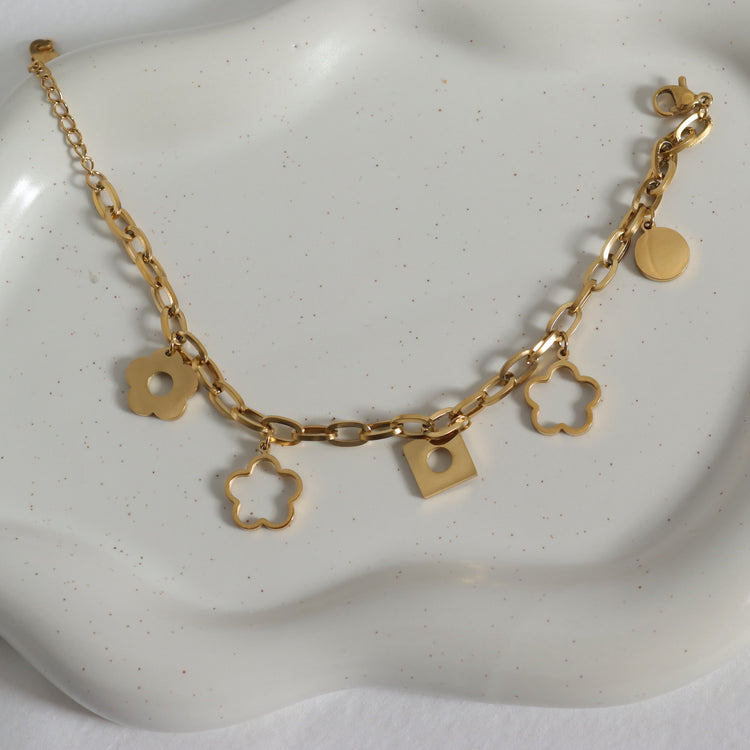 FLOWER PENDANT CHAIN BRACELET