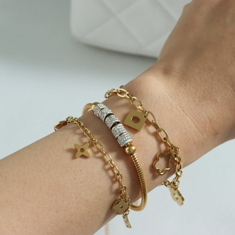 FLOWER PENDANT CHAIN BRACELET