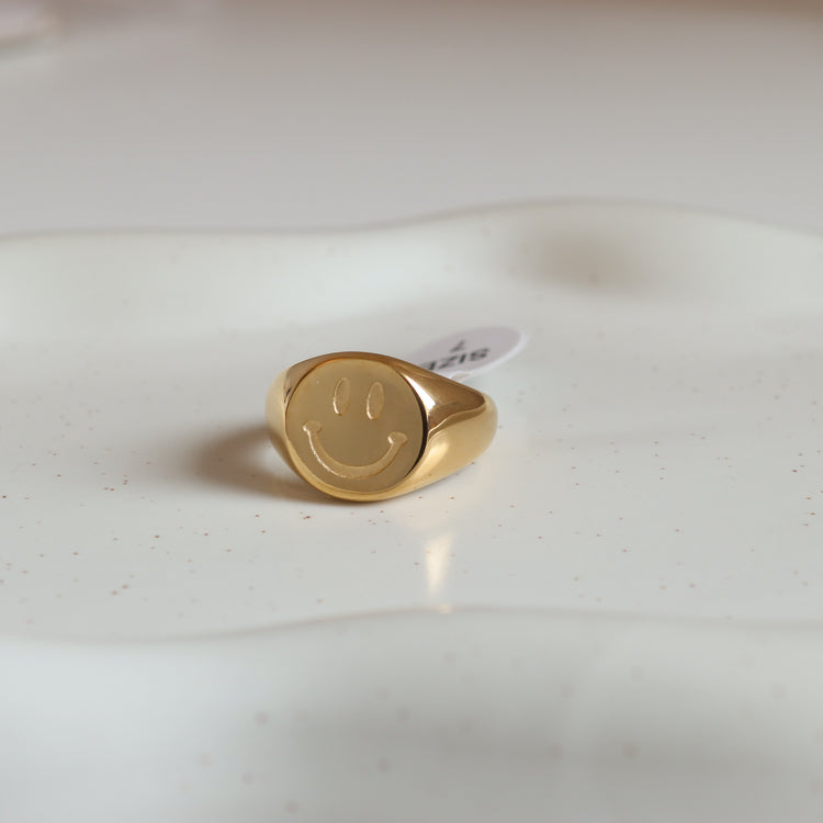 SMILE GOLD RING
