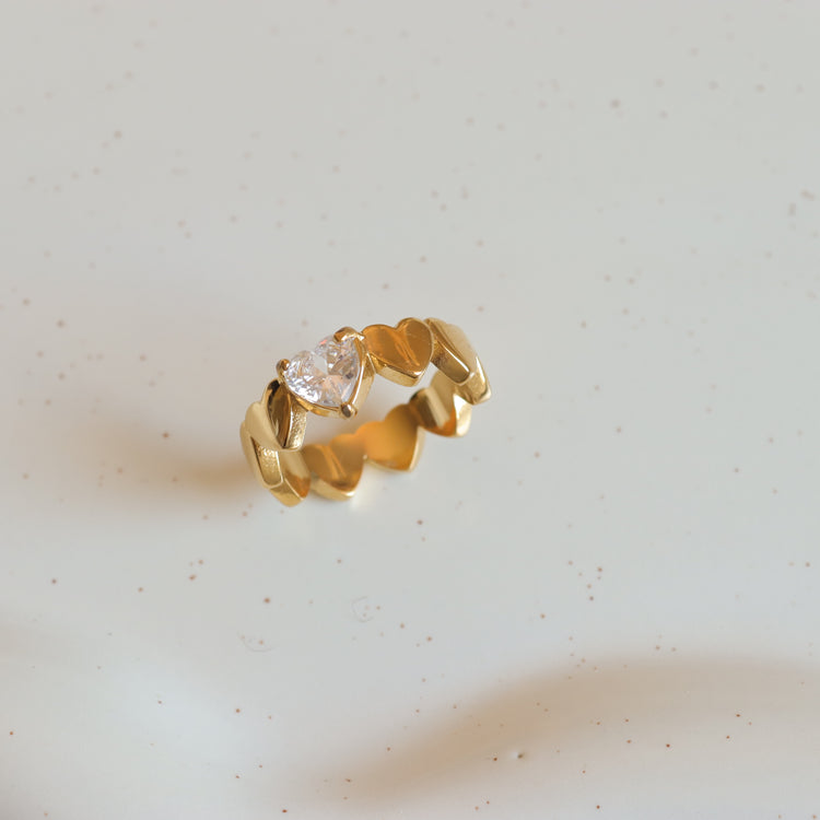 HEART LOOP RING