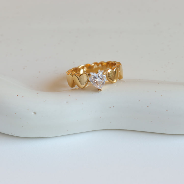 HEART LOOP RING