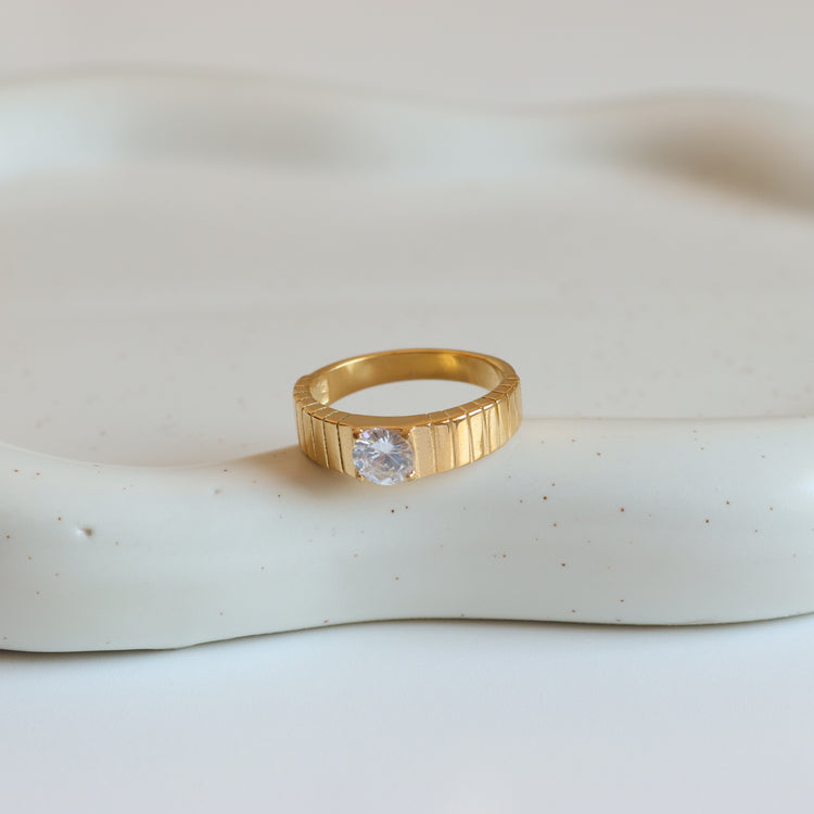 ELLA RING