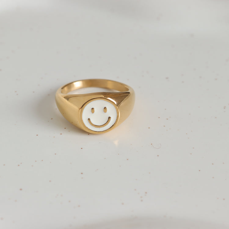 WHITE SMILE RING