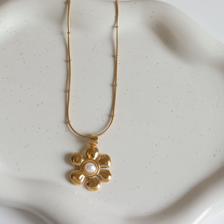 FLOWER NECKLACE