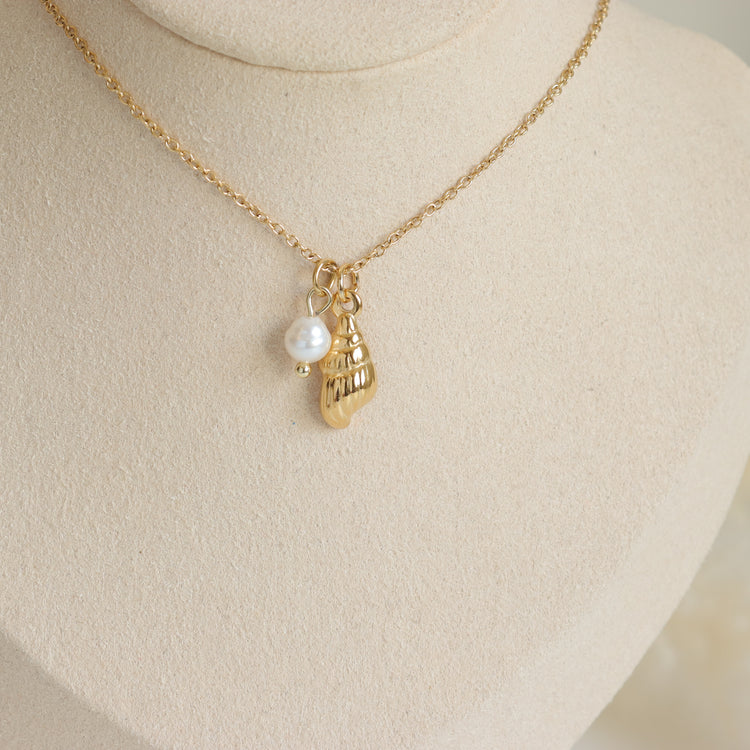 SEASHELL PEARL NECKLACE