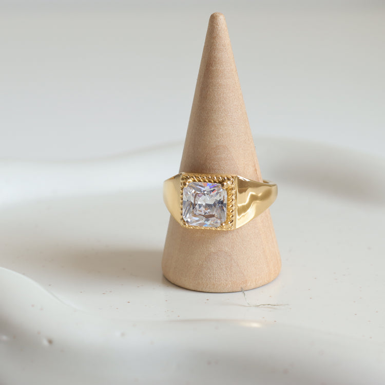 EMILY WHITE RING