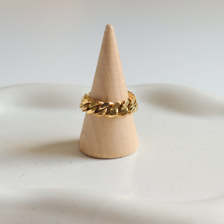 ESSENTIAL CHAIN RING