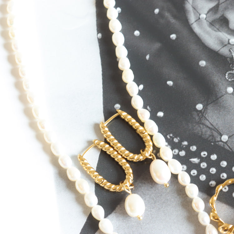 FRESH WATER PEARL EARRINGS