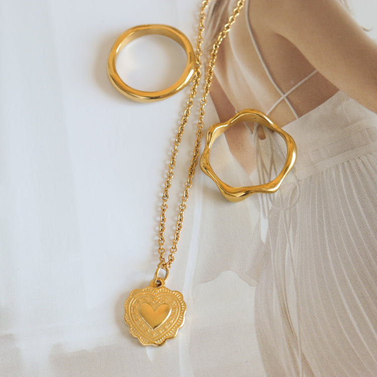 HEART GOLD NECKLACE