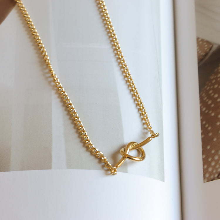 ETERNITY KNOT NECKLACE