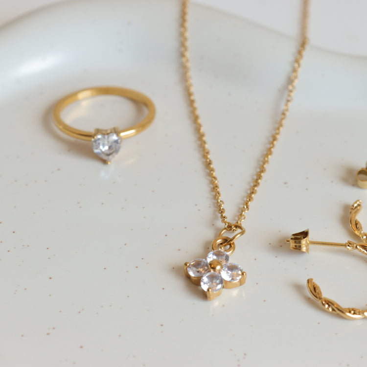 FLOWER GOLD NECKLACE