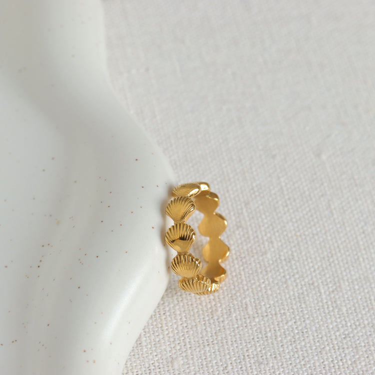 SEASHELL RING