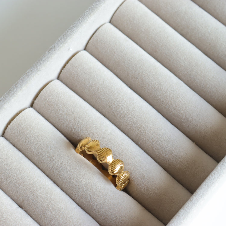 SEASHELL RING