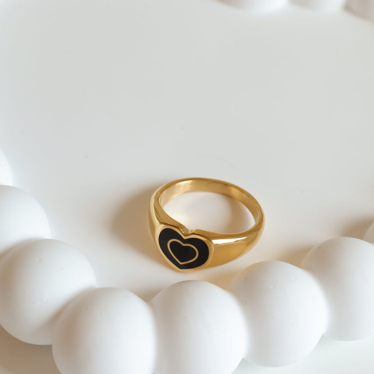 BLACK HEART RING