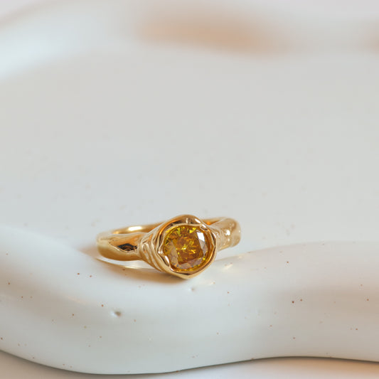 COLOURFUL AMBER RING