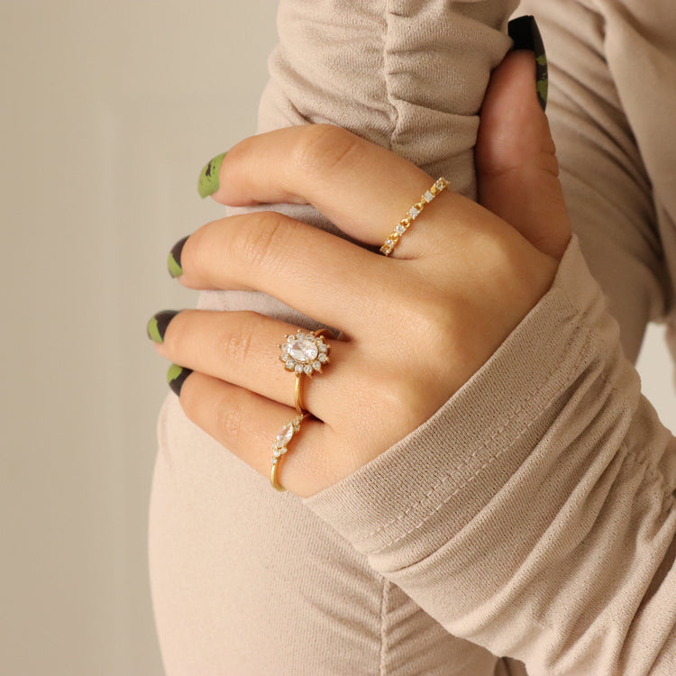 CRYSTAL COCKTAIL RING