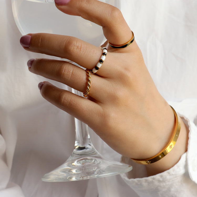 DAY & NIGHT LOVE RING