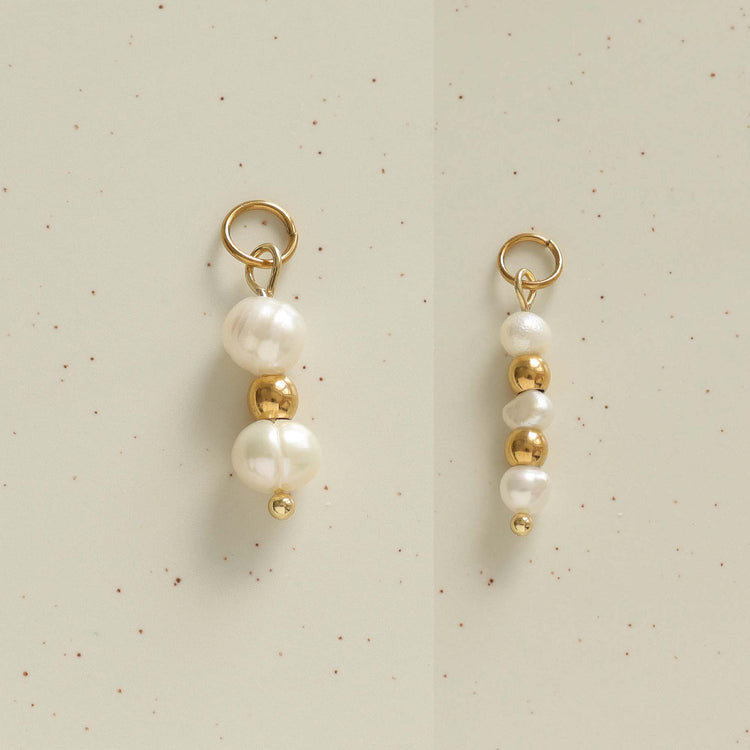 LONG WHITEEEEE PEARL CHARM
