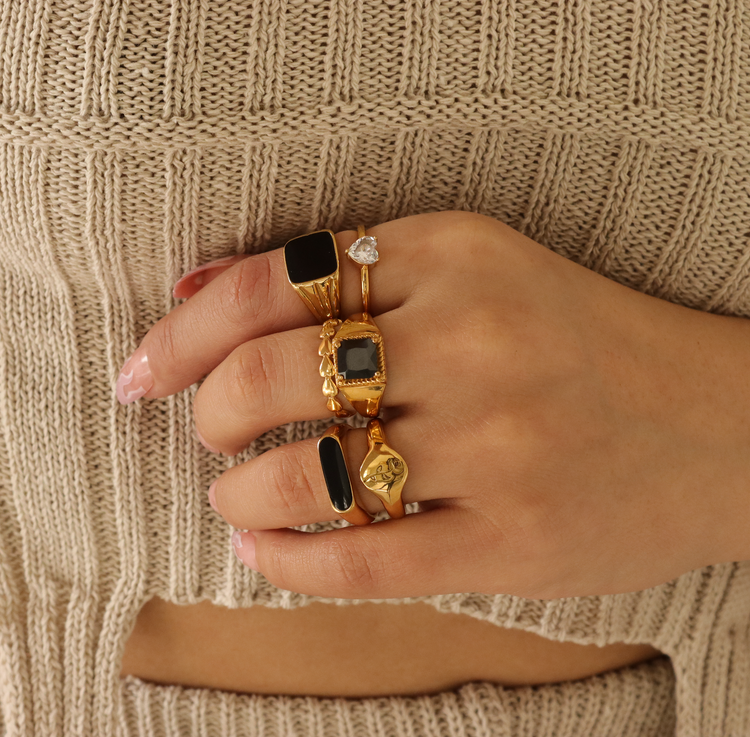 CRYSTAL HEART STACKING RING