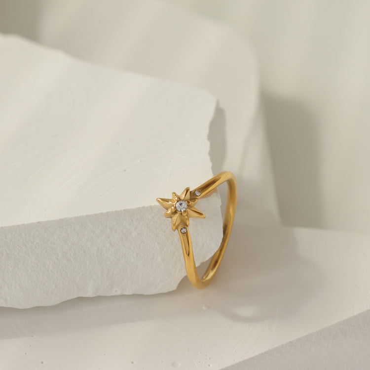 STAR RING