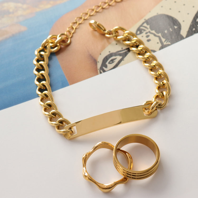 GOLD BAR BRACELET