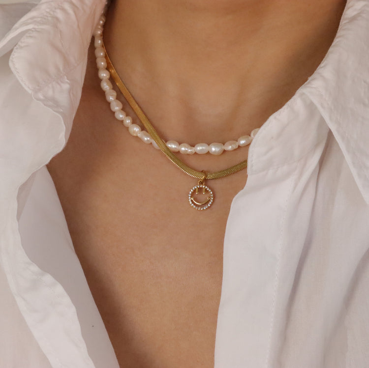 SMILE CHAIN NECKLACE