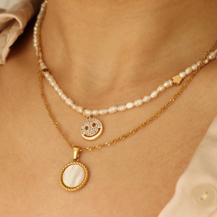 PEARL SMILE NECKLACE