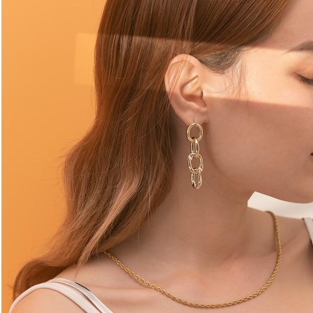 ESSENTIAL TWIST CHAIN NECKLACE