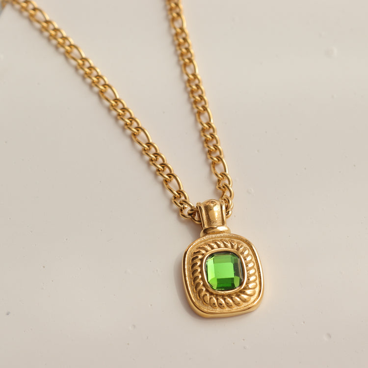 EMERALD VINTAGE NECKLACE